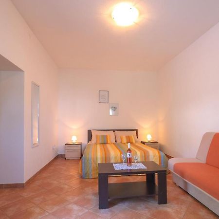 Apartmani Nina Rovinj Zewnętrze zdjęcie