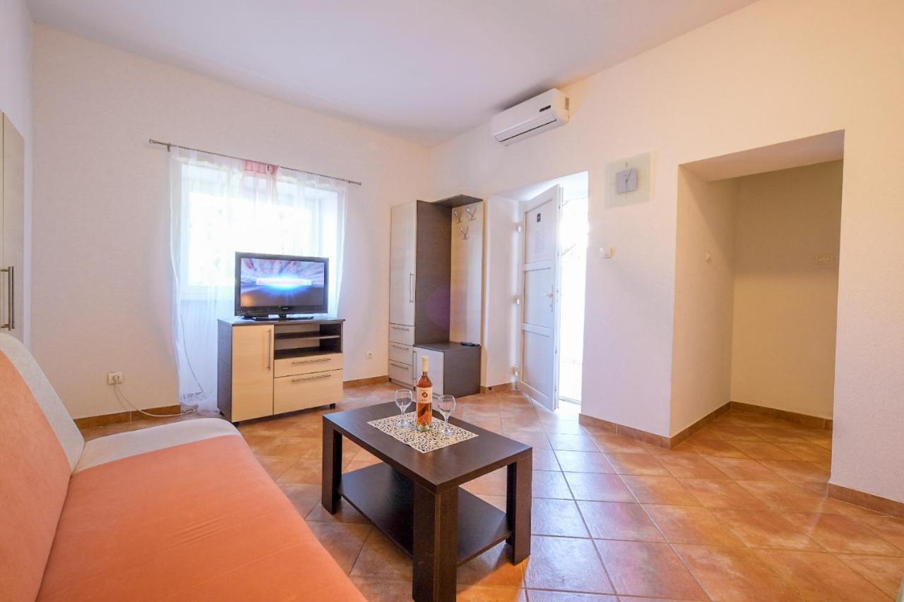 Apartmani Nina Rovinj Zewnętrze zdjęcie