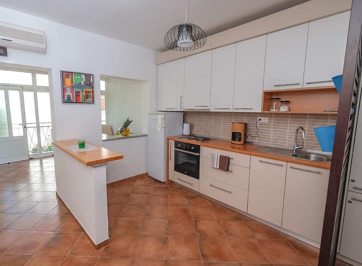 Apartmani Nina Rovinj Zewnętrze zdjęcie